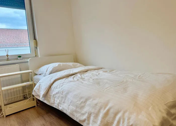 Prime Near With Free Parking Διαμέρισμα